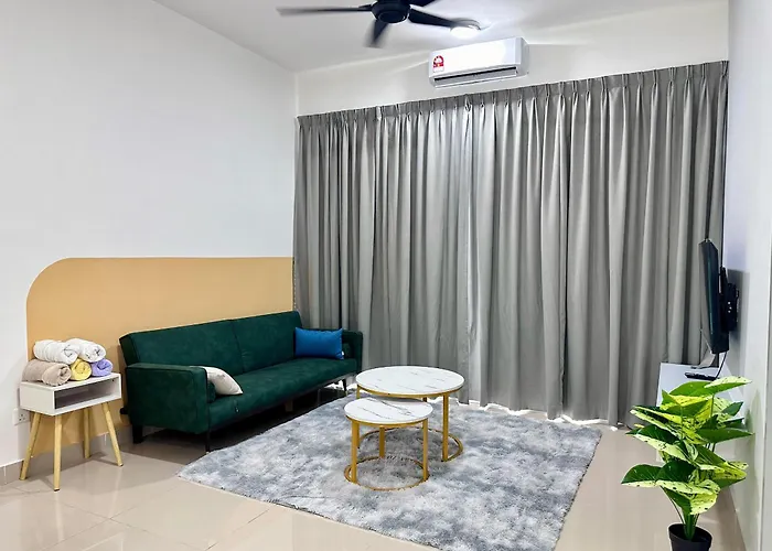 Seremban Pool View 5-6 Pax Luxury Suite