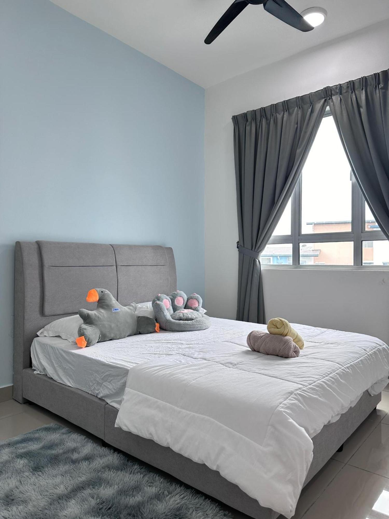 Pool View 5-6 Pax Luxury * Seremban